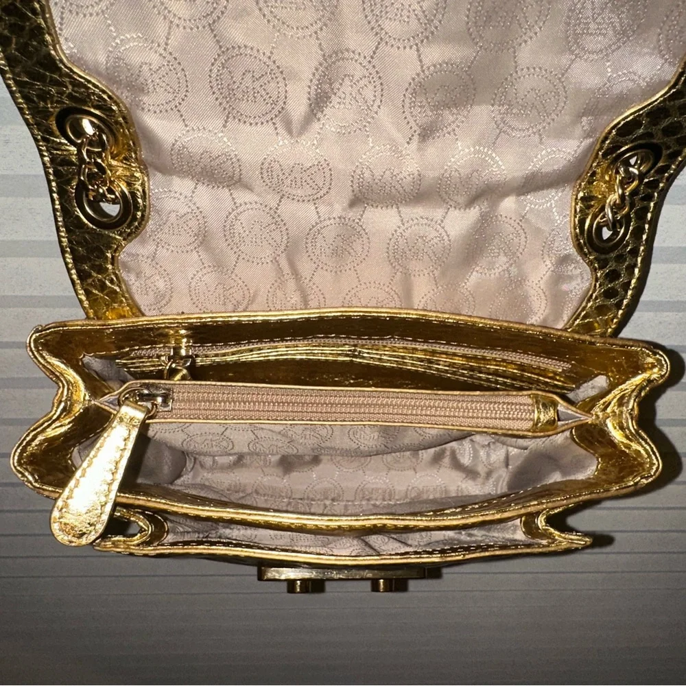 MICHAEL KORS GOLD METALLIC CROSSBODY. EUC RETAILED $358 - Picture 7 of 15